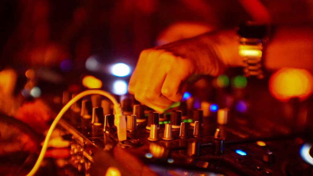 DJ Hire Maccl